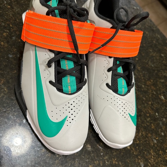 Nike Savaleos- Men's Size 11 - Picture 5 of 9